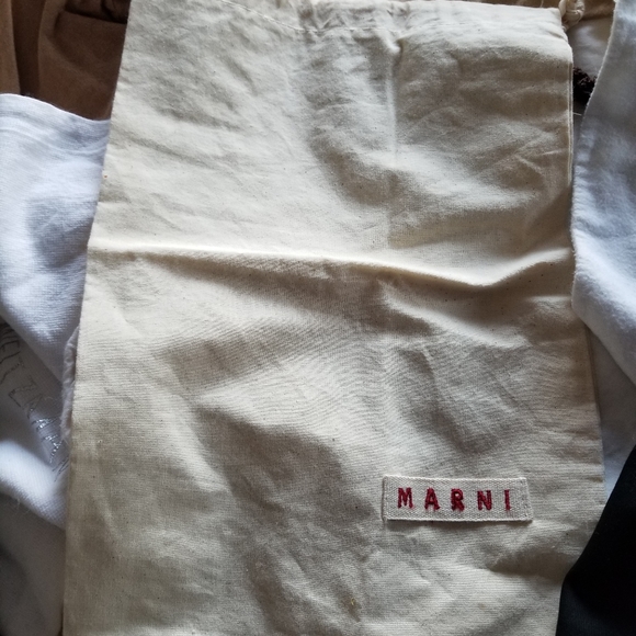 huge lot of designer Dust bags Prada, Bvlgari Louis Vuitton, Burberry etc - Picture 9 of 16